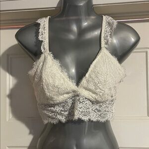 Elegant Lace Bralette in Cream